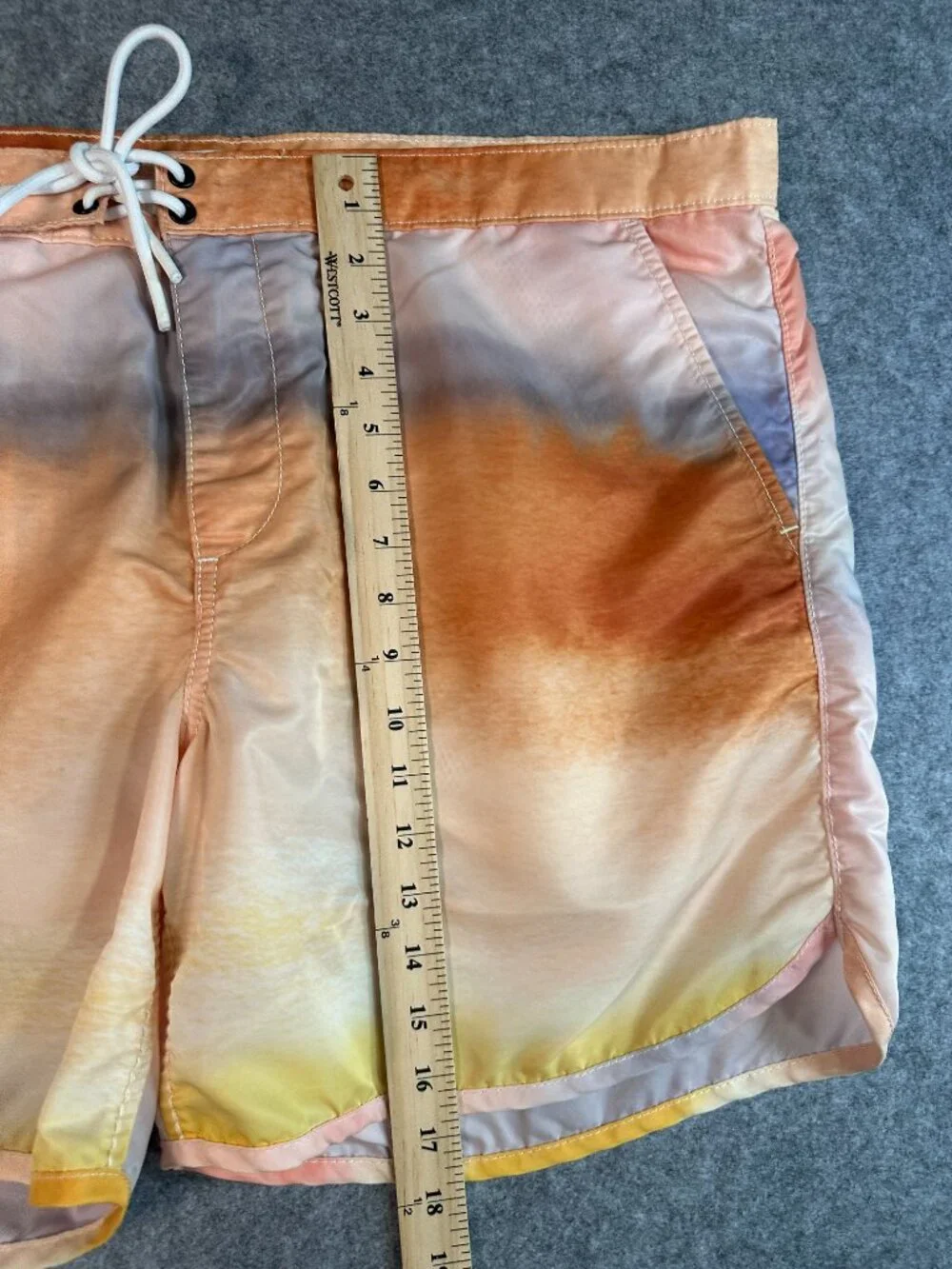 True Religion Men’s Tie Dye Board Shorts Swim Trunks Size 40